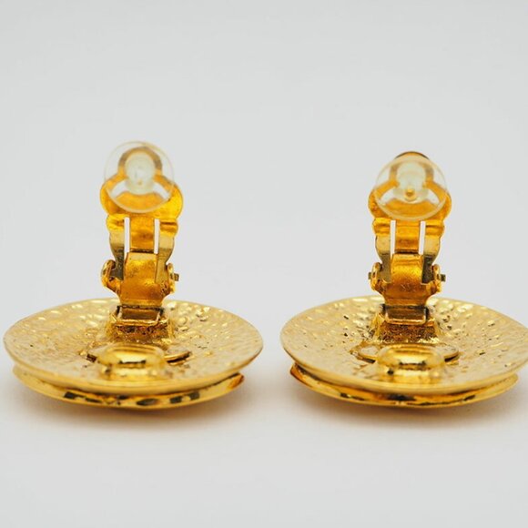 CHANEL Earrings - Picture 8 of 9